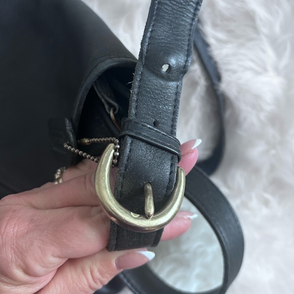 Vintage 90's Coach Fletcher #4150 black leather
shoulder/crossbody bag - Picture 5 of 14